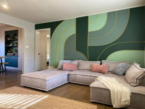 Boho Chic 2 Bedroom West Plaza